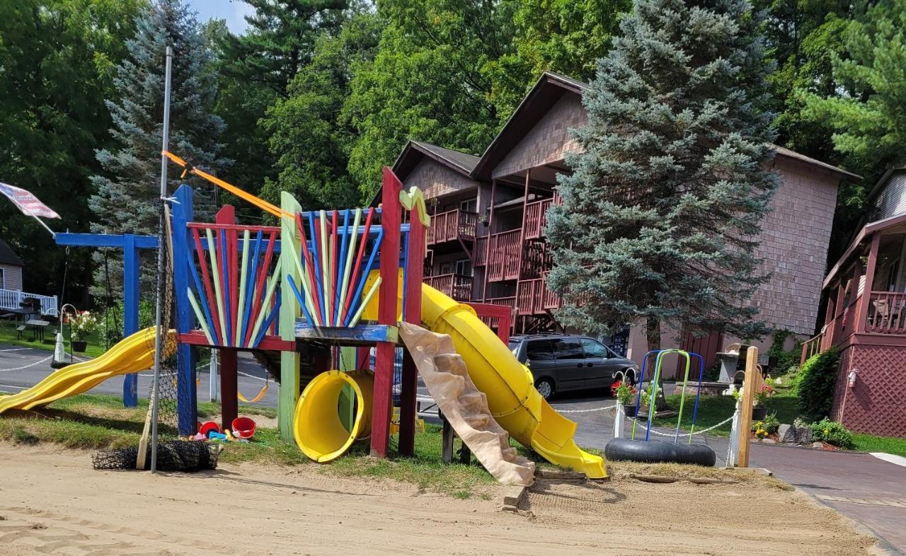 Boulders Resort レイク・ジョージ エクステリア 写真
